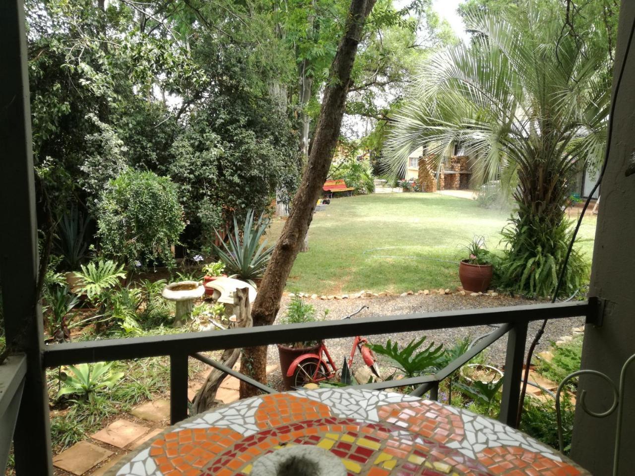 Adam'S Eden Guest House Pretoria-Noord エクステリア 写真